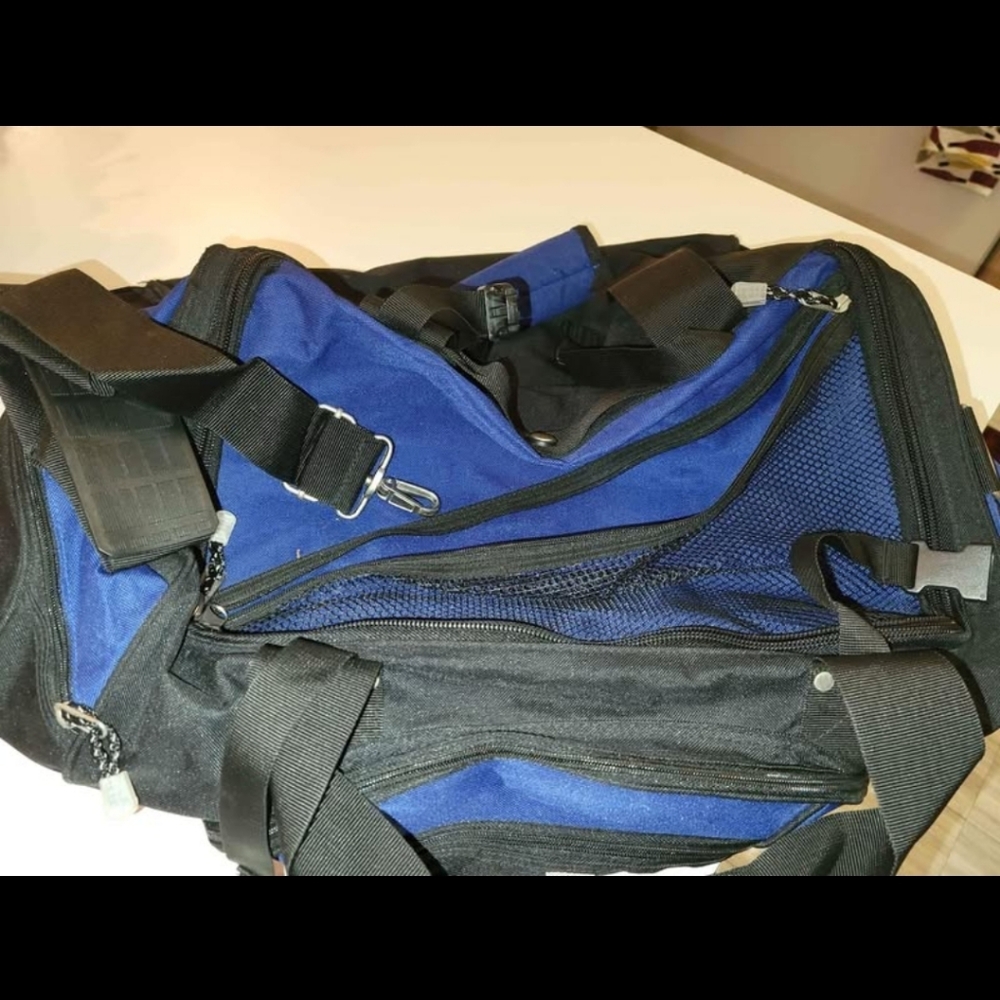Heavy All PURPOSE Duffle BAG, LOTS OF POCKETS